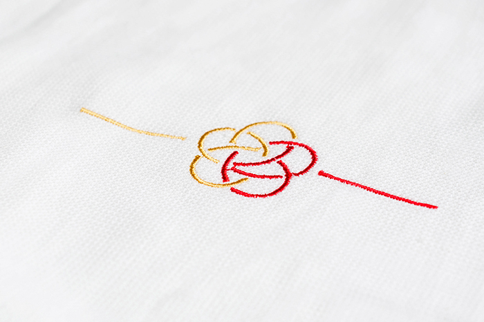 シンプルかつ繊細な刺繍