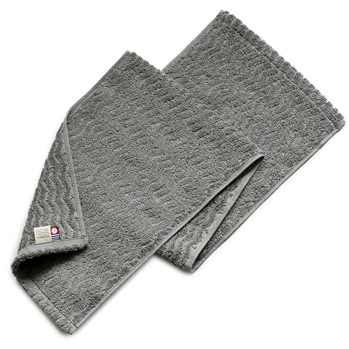 チャコールグレー